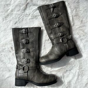 NWT - Shoedazzle Sable Flat Boot, distressed black, size 9